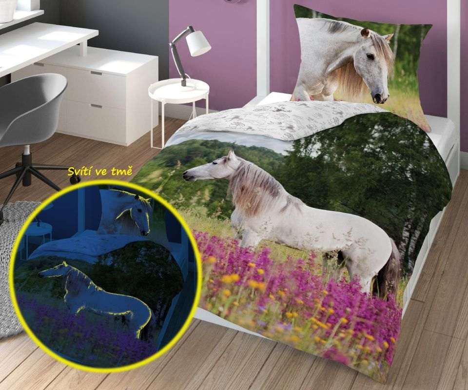 Svítící povlečení Kůň na louce